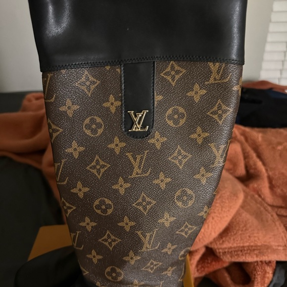 Boots - Picture 3 of 16